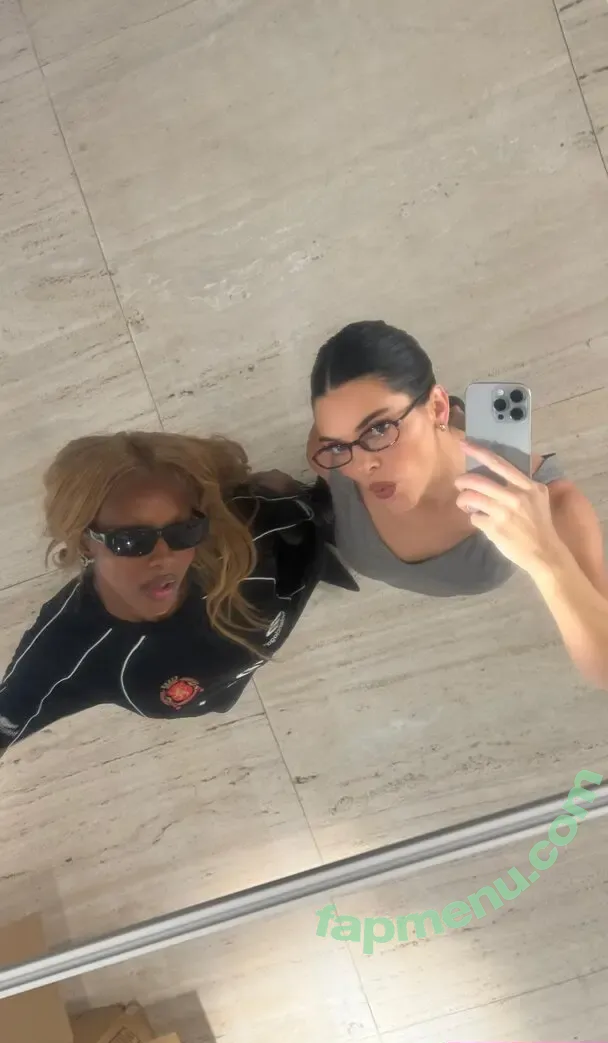 Kendall Jenner nude photo #5339 (KendallJenner)