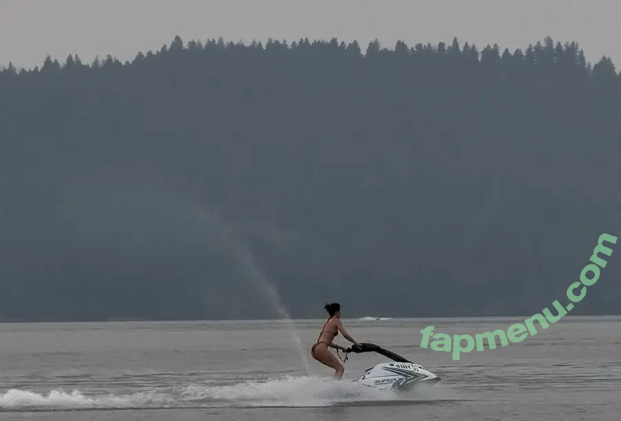 Kendall Jenner nude photo #5361 (KendallJenner)