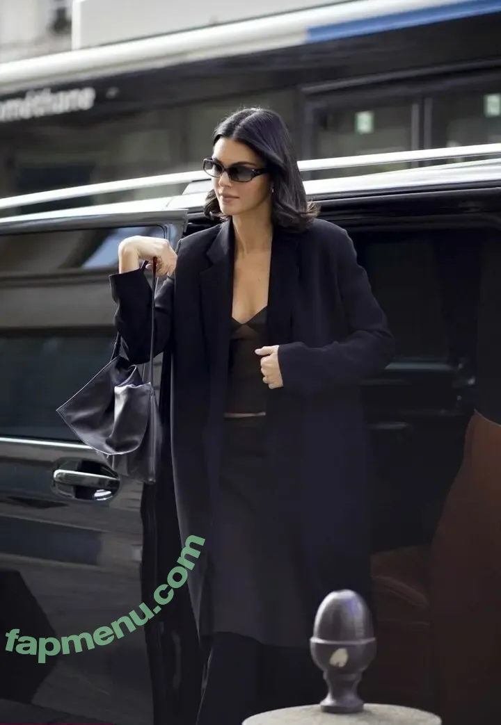 Kendall Jenner nude photo #5415 (KendallJenner)