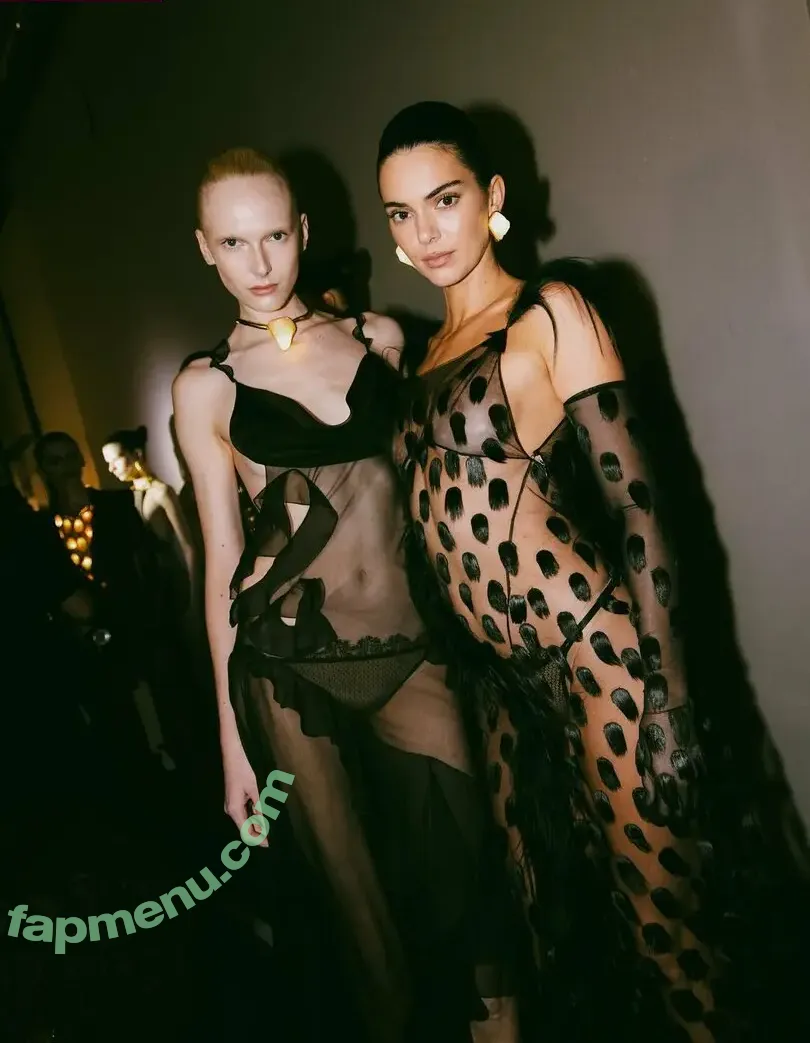 Kendall Jenner nude photo #5472 (KendallJenner)