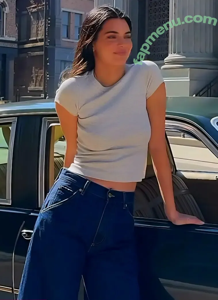 Kendall Jenner nude photo #5500 (KendallJenner)