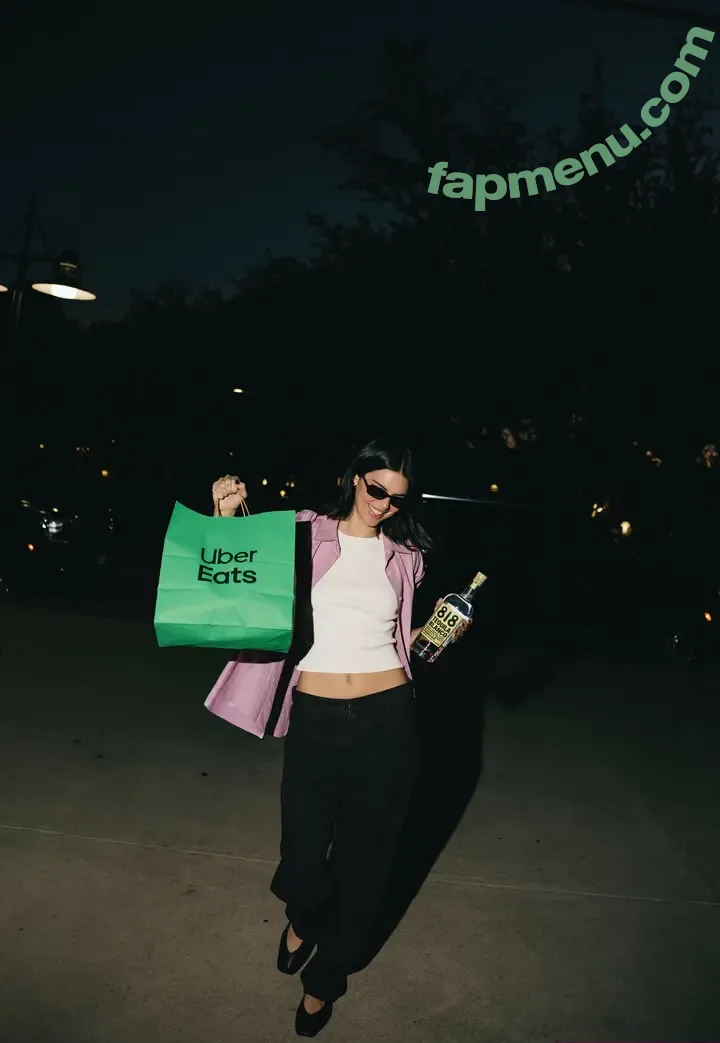 Kendall Jenner nude photo #5511 (KendallJenner)