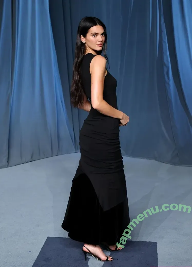 Kendall Jenner nude photo #5545 (KendallJenner)