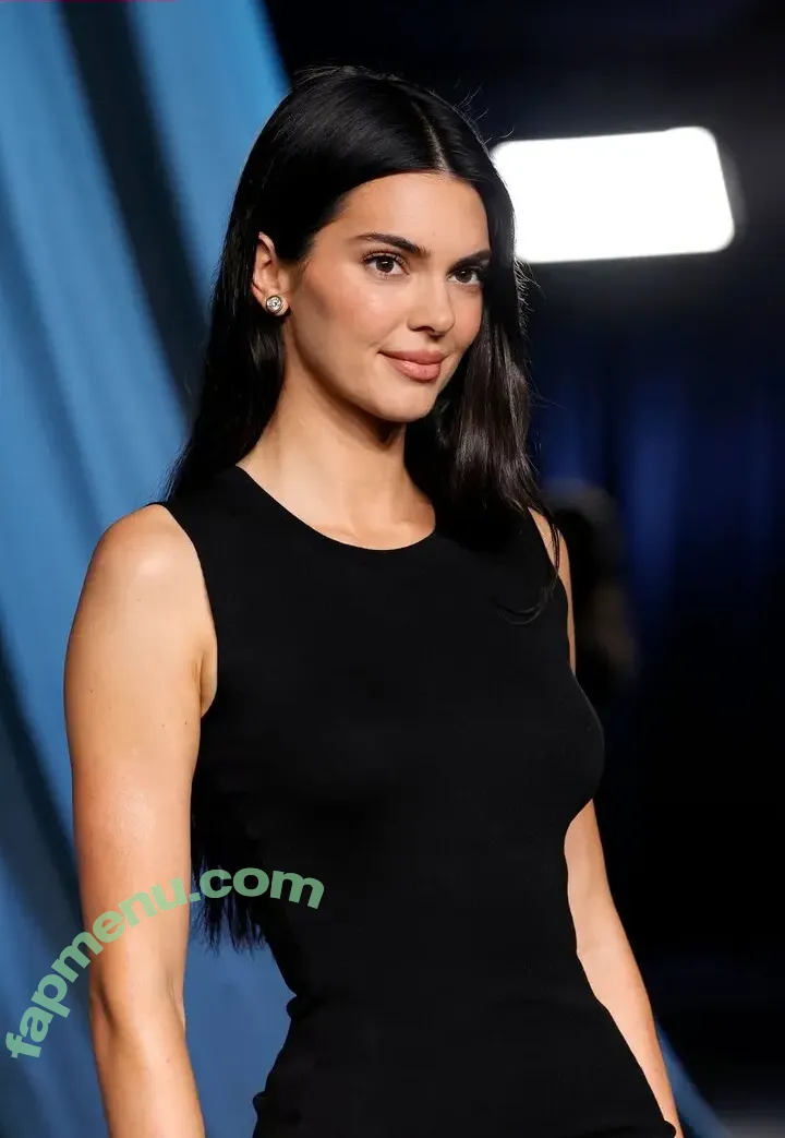 Kendall Jenner nude photo #5548 (KendallJenner)