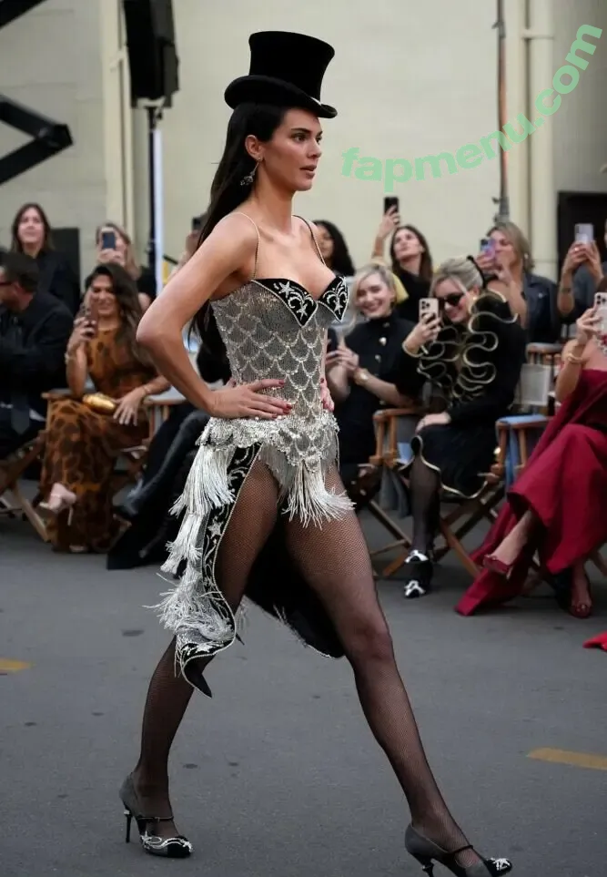 Kendall Jenner nude photo #5578 (KendallJenner)
