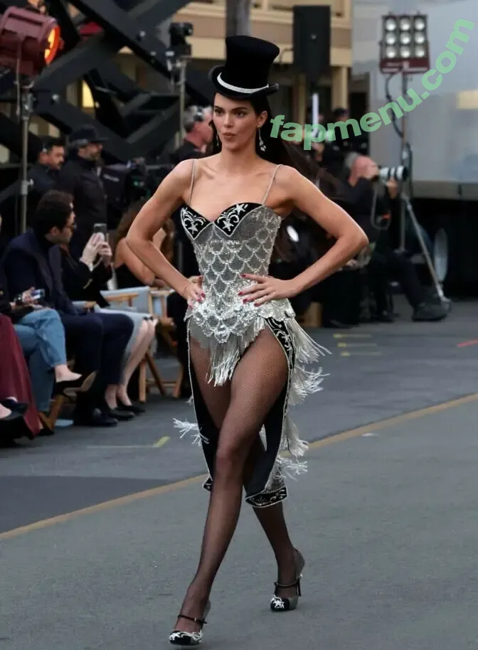 Kendall Jenner nude photo #5583 (KendallJenner)