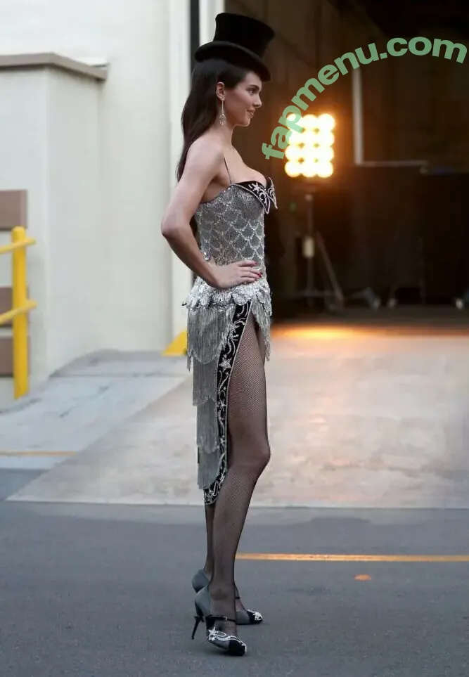 Kendall Jenner nude photo #5584 (KendallJenner)