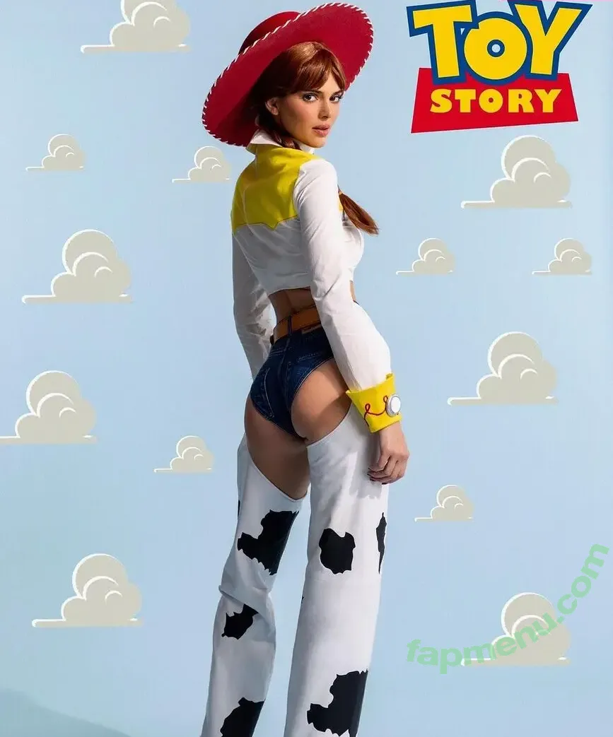 Kendall Jenner nude photo #5586 (KendallJenner)