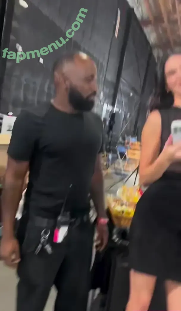 Kendall Jenner nude photo #5587 (KendallJenner)