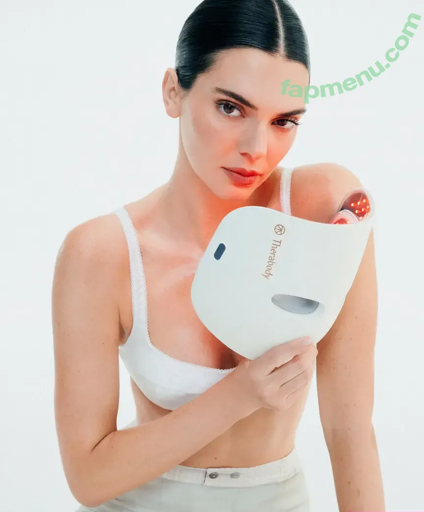 Kendall Jenner nude photo #5639 (KendallJenner)