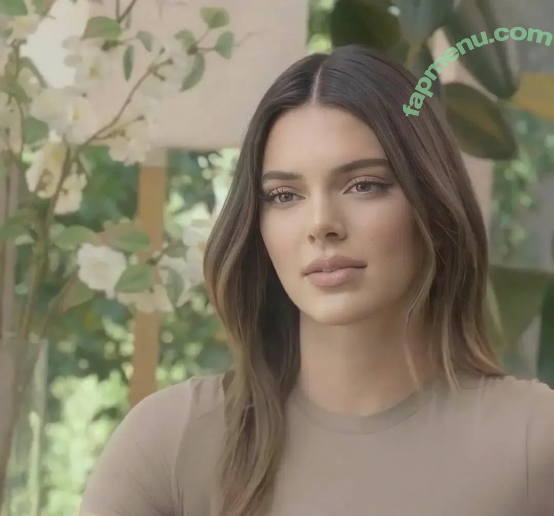 Kendall Jenner nude photo #5643 (KendallJenner)
