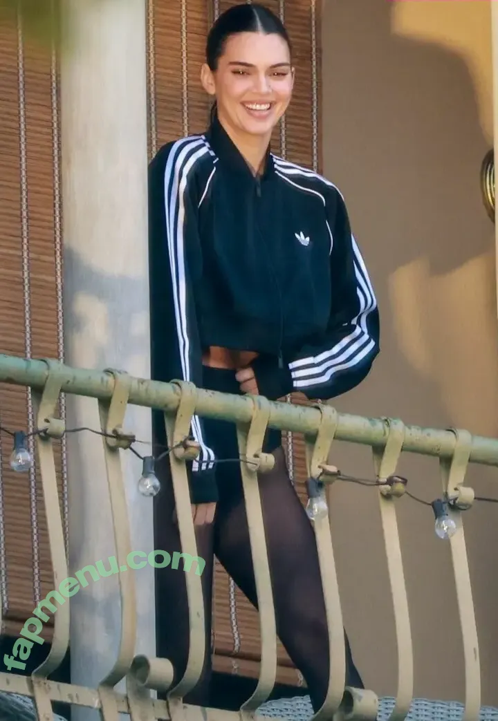 Kendall Jenner nude photo #5655 (KendallJenner)