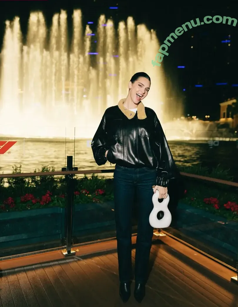 Kendall Jenner nude photo #5677 (KendallJenner)