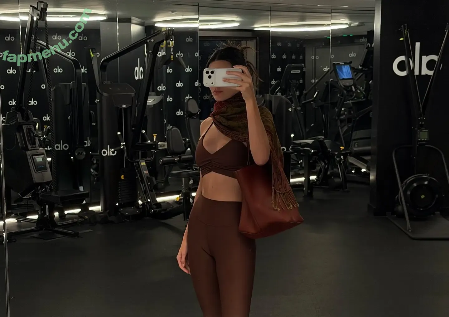 Kendall Jenner nude photo #5685 (KendallJenner)