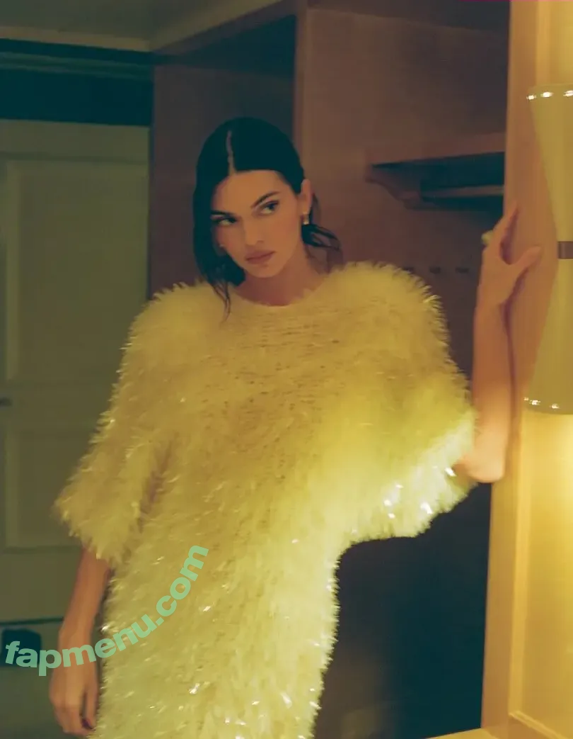 Kendall Jenner nude photo #5690 (KendallJenner)