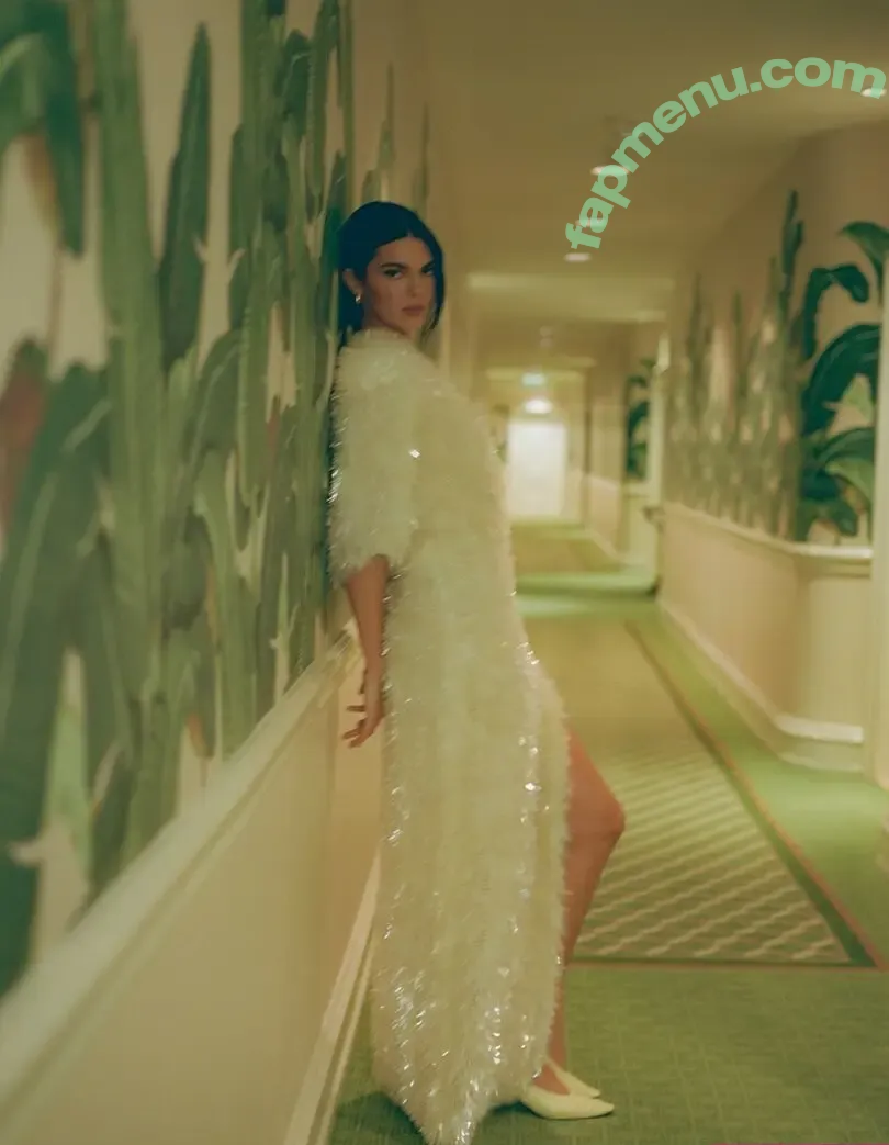 Kendall Jenner nude photo #5694 (KendallJenner)