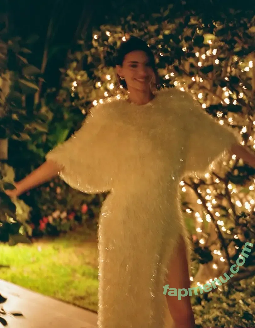 Kendall Jenner nude photo #5695 (KendallJenner)