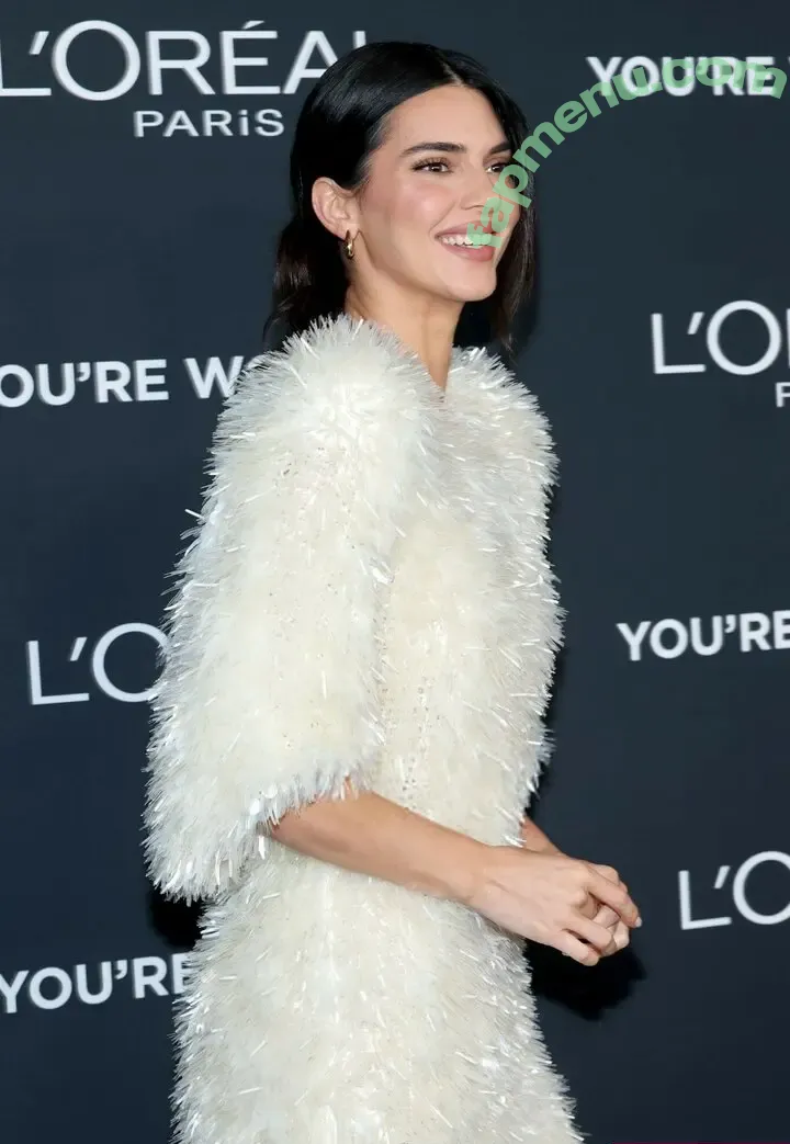 Kendall Jenner nude photo #5705 (KendallJenner)