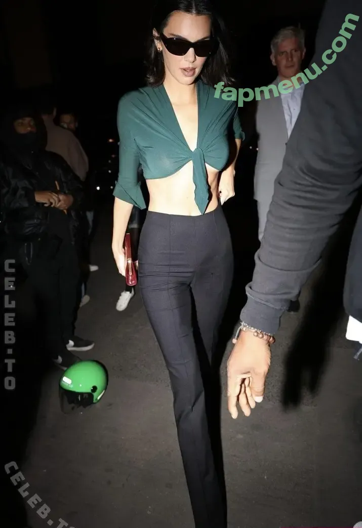 Kendall Jenner nude photo #5721 (KendallJenner)