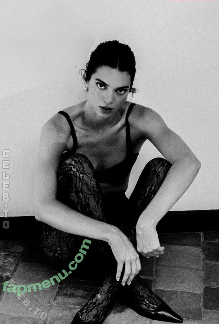 Kendall Jenner nude photo #5723 (KendallJenner)