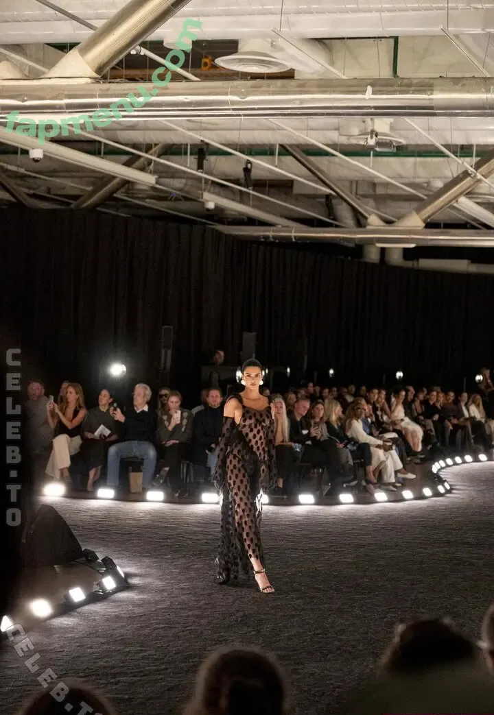 Kendall Jenner nude photo #5735 (KendallJenner)