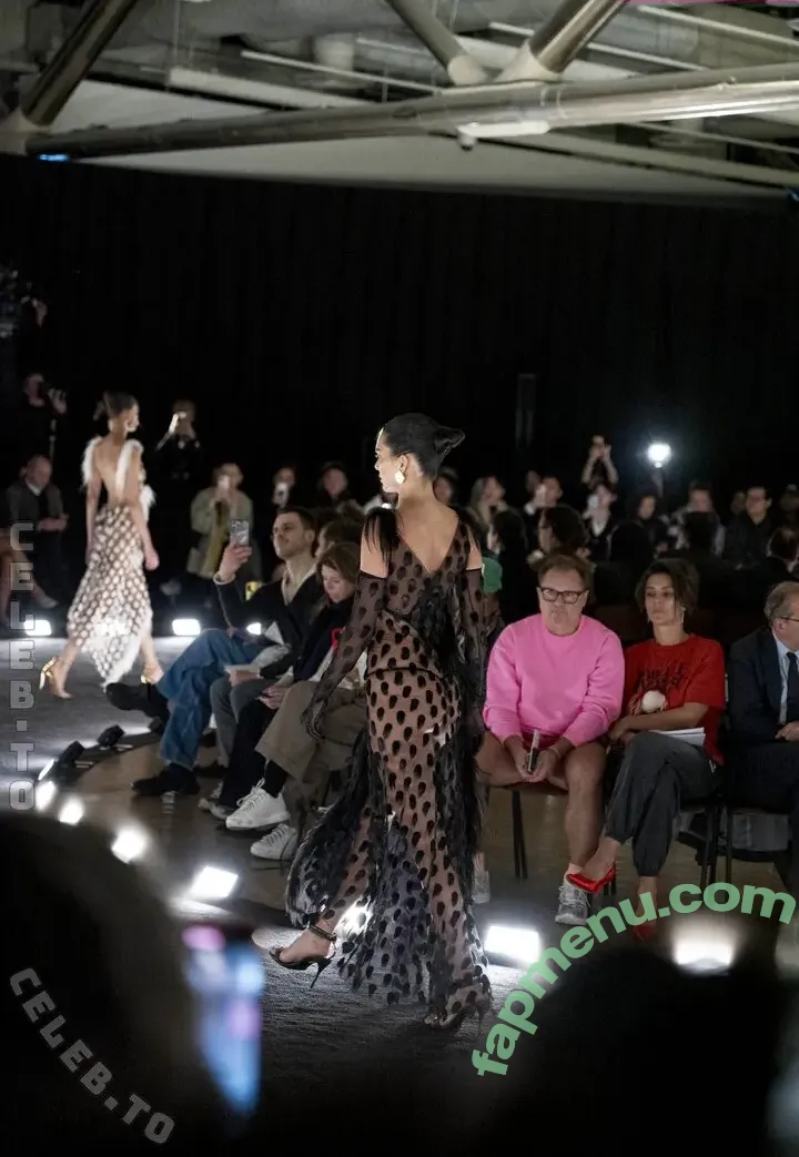 Kendall Jenner nude photo #5738 (KendallJenner)