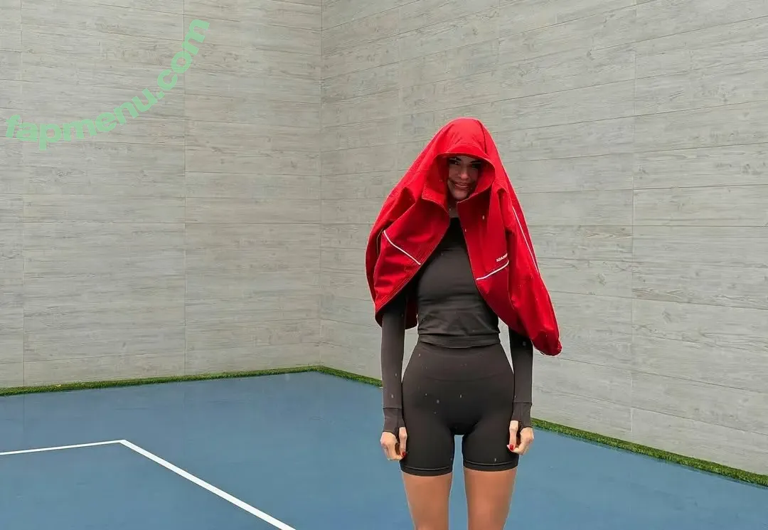 Kendall Jenner nude photo #5826 (KendallJenner)