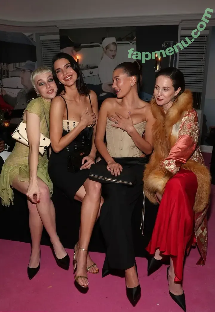 Kendall Jenner nude photo #5832 (KendallJenner)