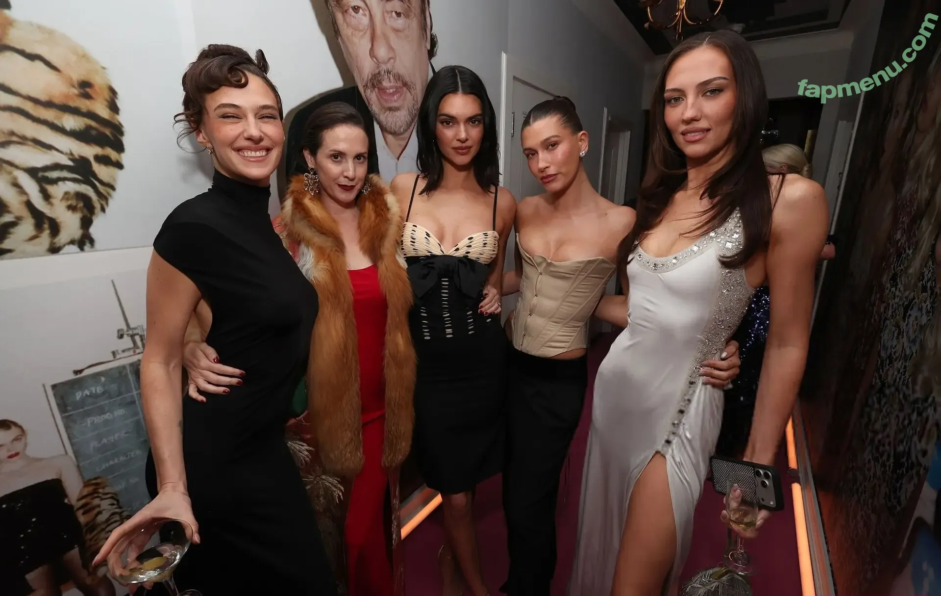 Kendall Jenner nude photo #5834 (KendallJenner)