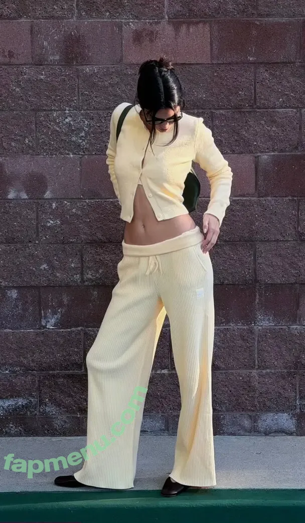 Kendall Jenner nude photo #5849 (KendallJenner)