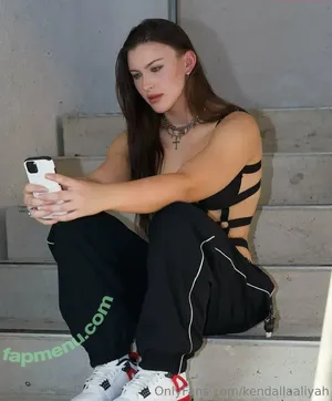 kendallaaliyah / kendallaaliyahh nude photo #0003