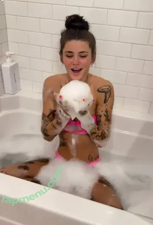 Kendeeznutz / Kendeeznutz222 / Kendlebutterwort / kendlebutterworth nude photo #0027