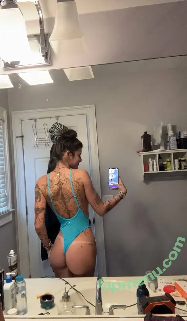 Kendeeznutz nude photo #0022 (Kendeeznutz222 / Kendlebutterwort / kendlebutterworth)