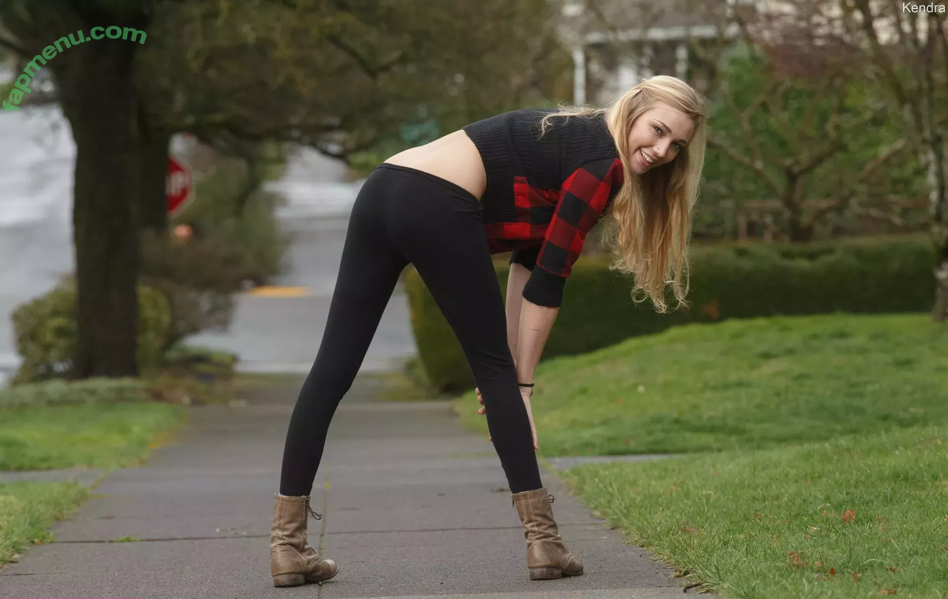 Kendra Sunderland nude photo #1049 (kslibrarygirl / therealkslibrarygirl)