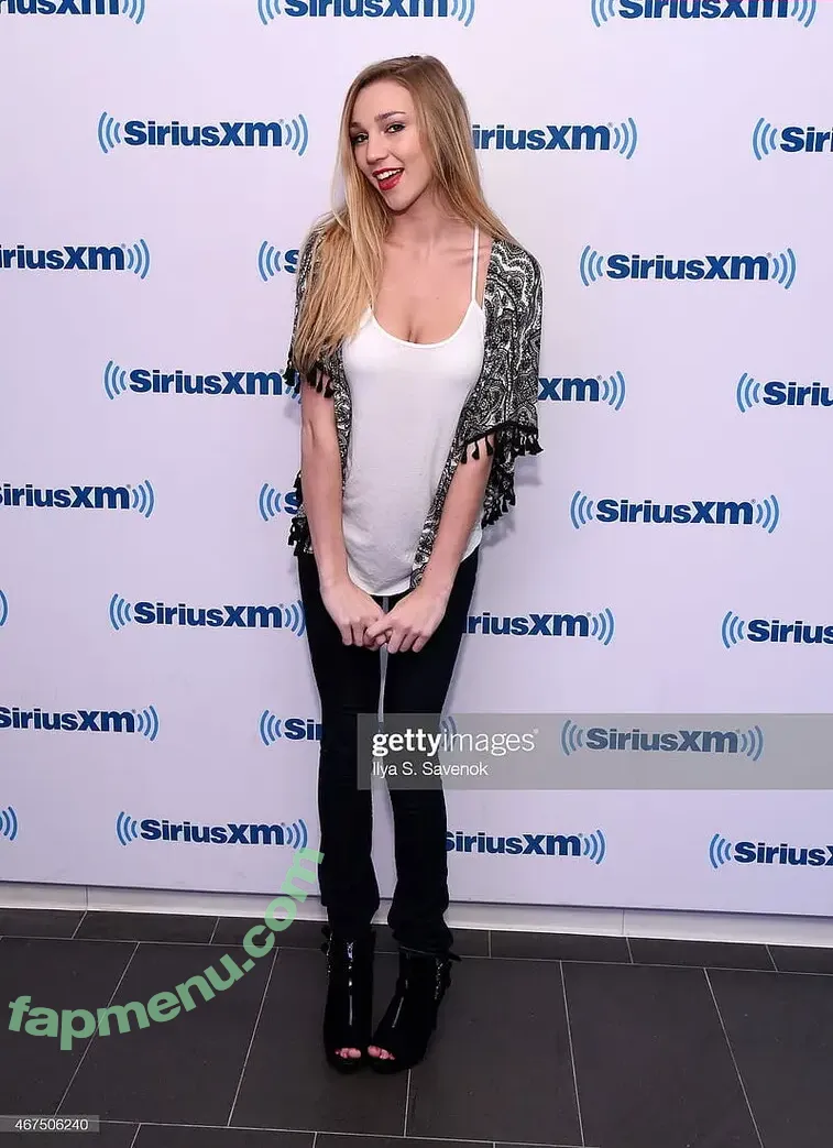 Kendra Sunderland nude photo #2145 (kslibrarygirl / therealkendrasunderland)