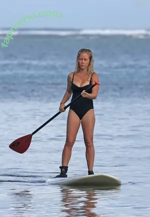 Kendra Wilkinson / KendraWilkinson nude photo #0223