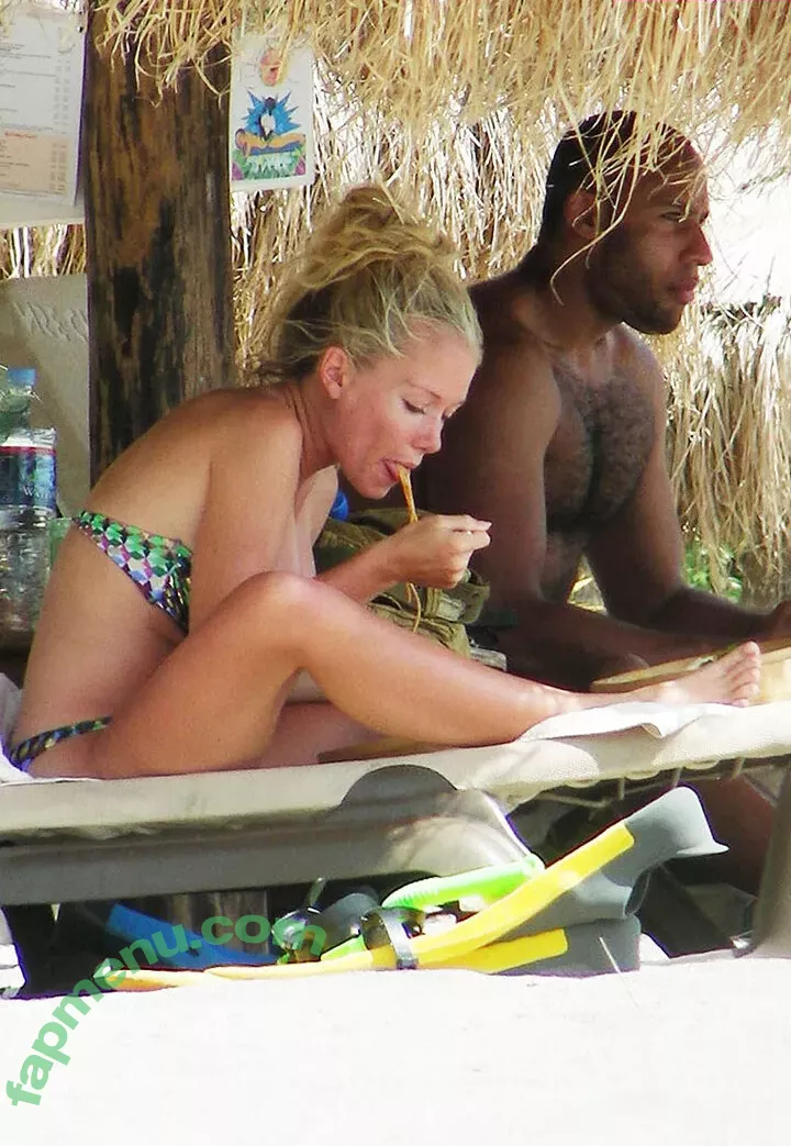 Kendra Wilkinson nude photo #0146 (KendraWilkinson)