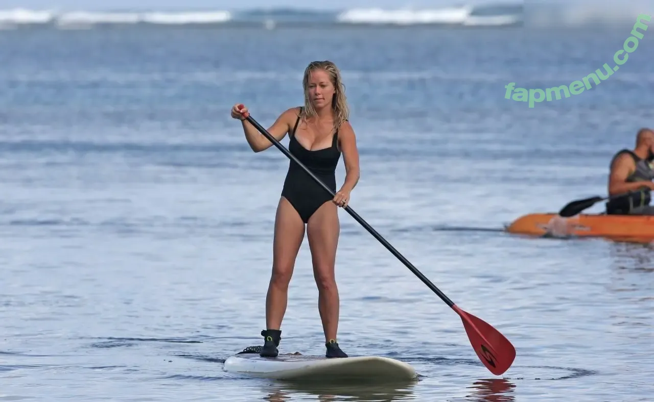 Kendra Wilkinson nude photo #0227 (KendraWilkinson)