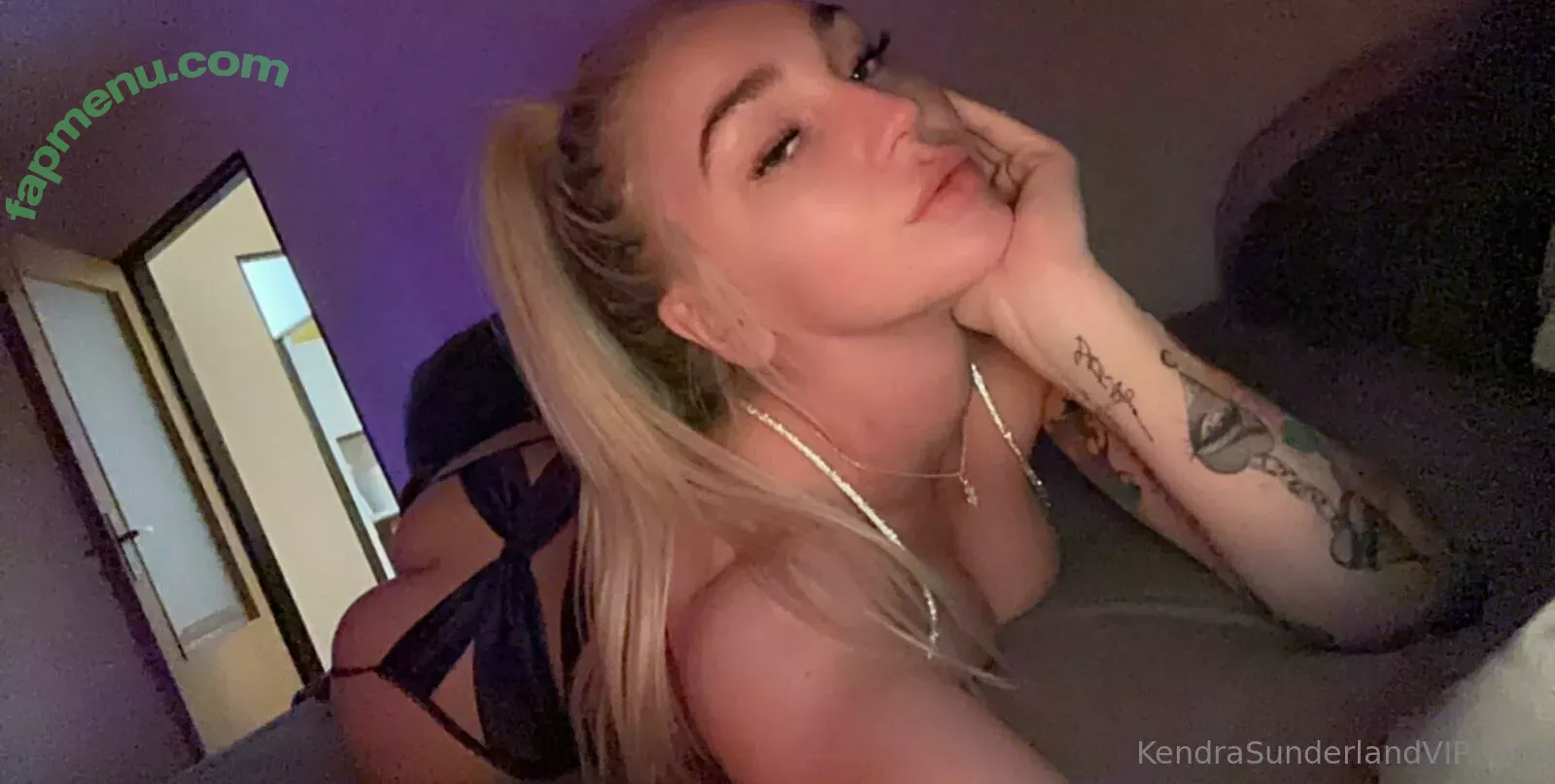 KendraSunderland nude photo #0024 (therealkslibrarygirl)