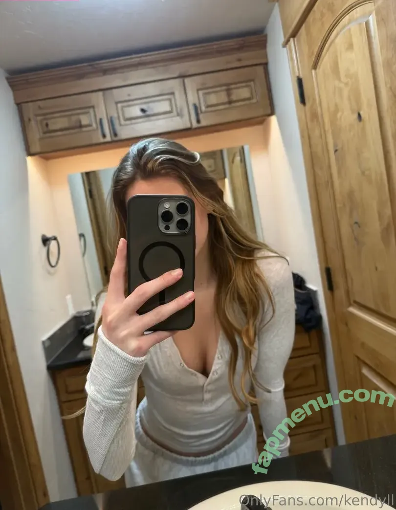 kendyll nude photo #0021 (kendyllmyles)