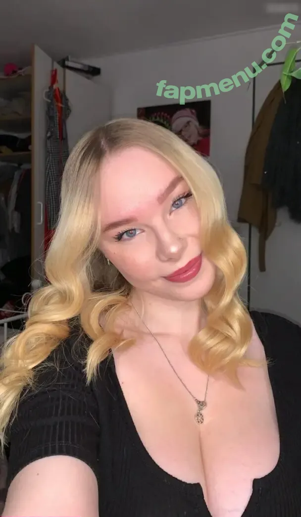 Kennt sie jemand? Oder weiß wie sie heißt? nude photo #0001 (Kennt sie jemand? Oder weiß wie sie heißt?)