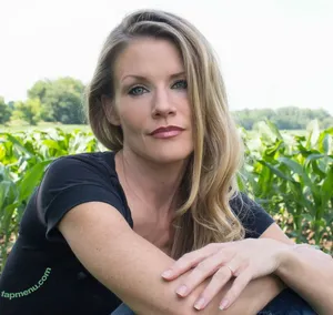 Kerri Ann Hoskins / kerrianngallery nude photo #0033