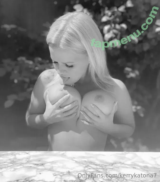 kerrykatona7 nude photo #0020 (kerrykatona7)