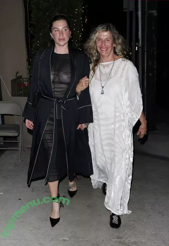 Kesha nude photo #0004 (KeshaRose / iiswhoiis / wildgirl16)