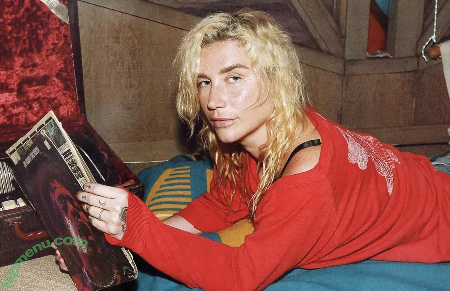 Kesha nude photo #0044 (KeshaRose / iiswhoiis / wildgirl16)