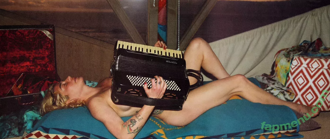 Kesha nude photo #0048 (KeshaRose / iiswhoiis / wildgirl16)