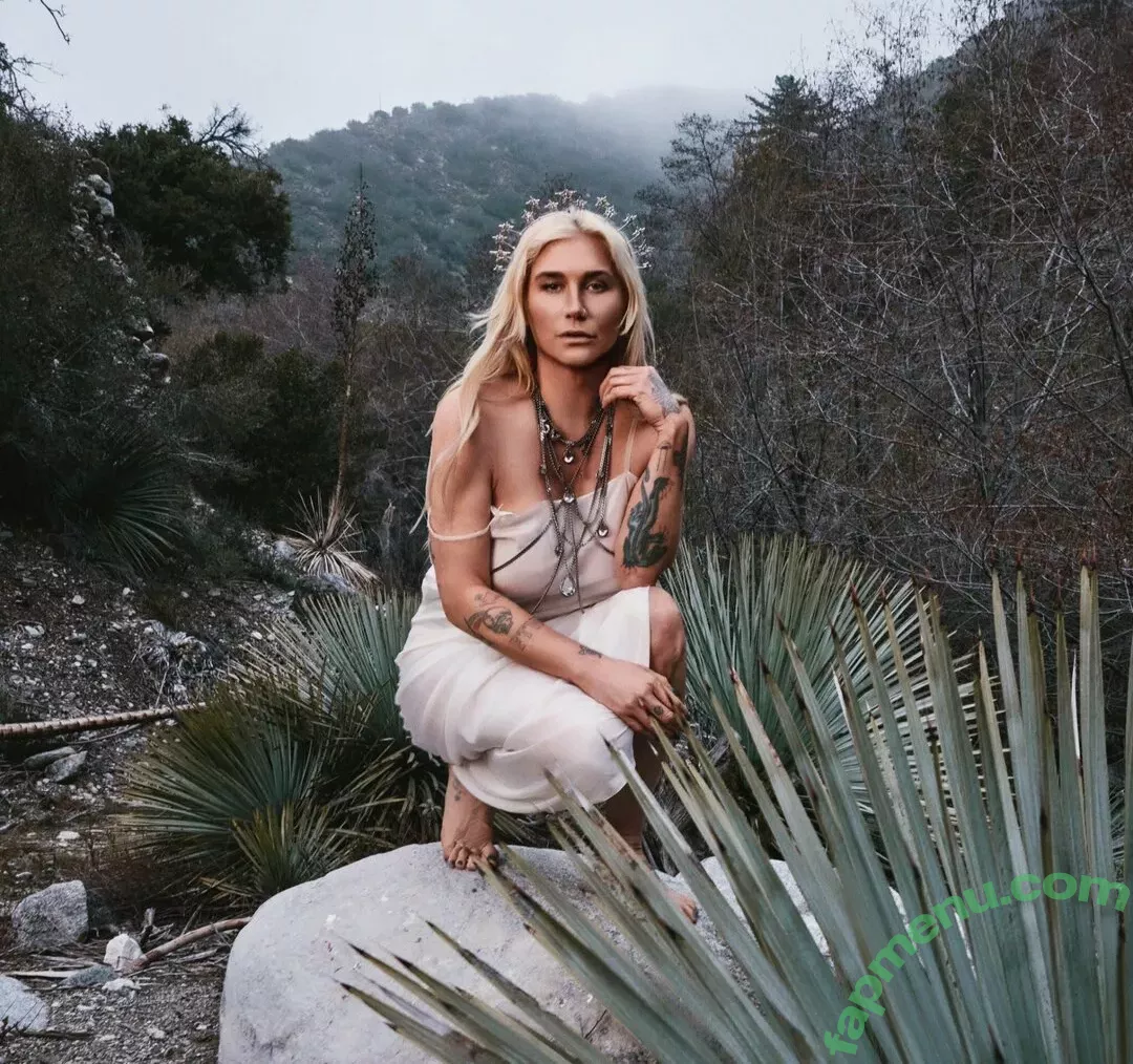 Kesha nude photo #0062 (KeshaRose / iiswhoiis / wildgirl16)
