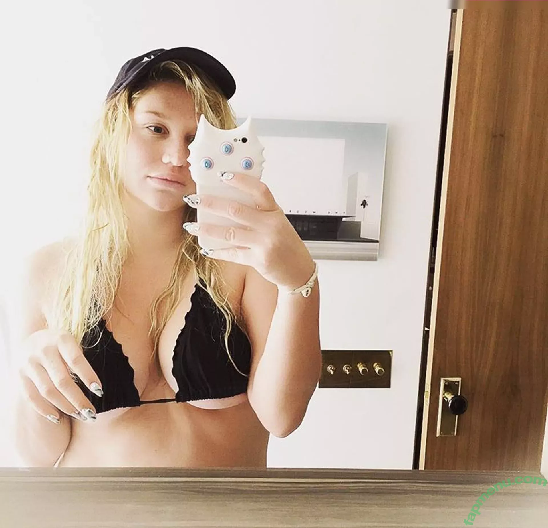 Kesha nude photo #0132 (KeshaRose / iiswhoiis / wildgirl16)