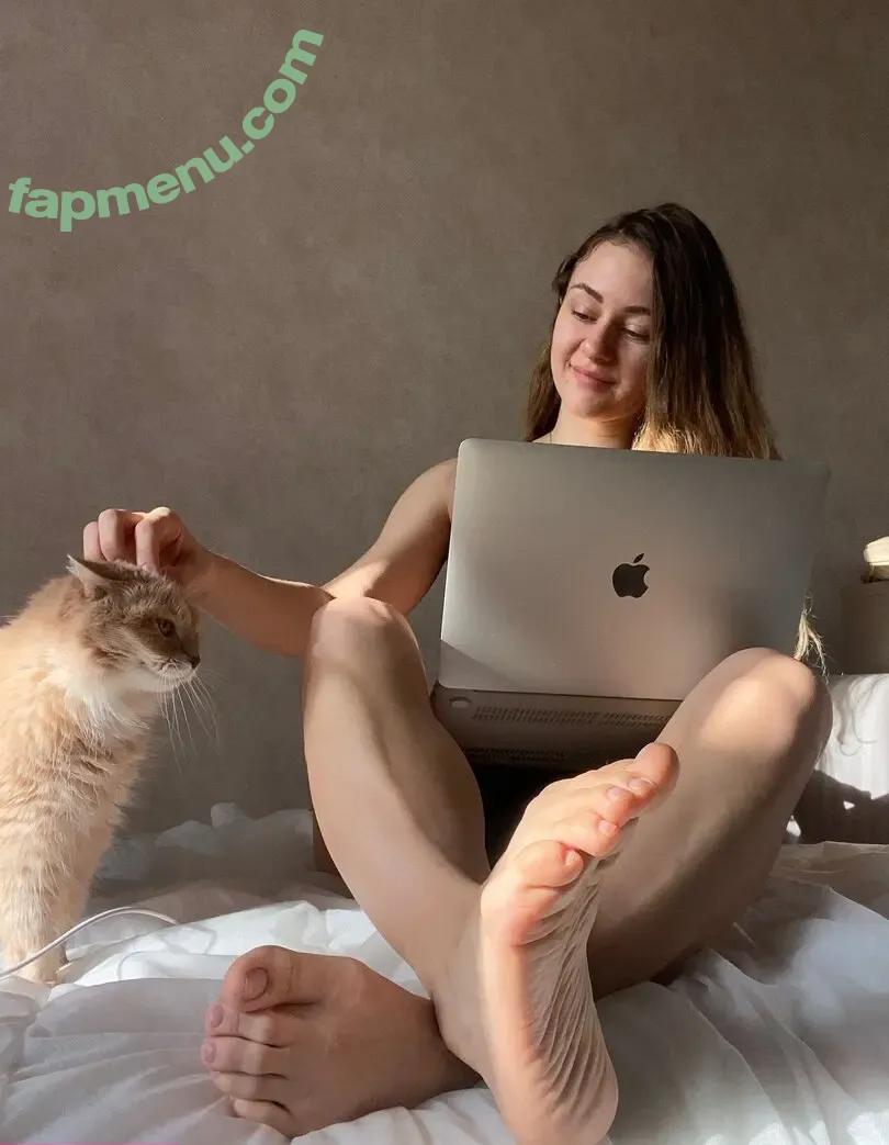 Kflexible nude photo #0010 (k.flexiblefeet)