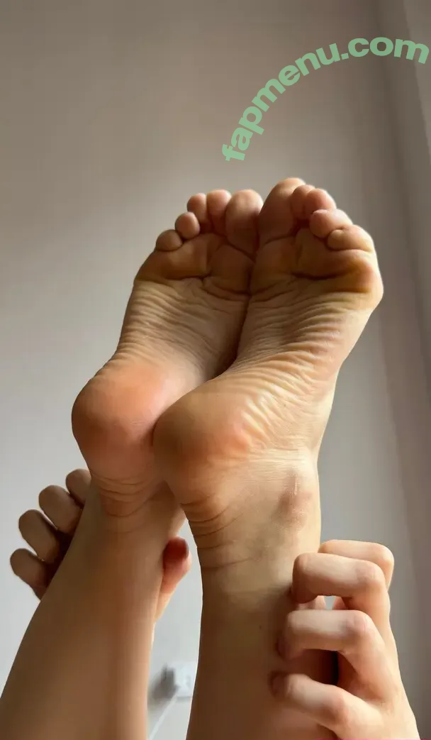 Kflexible nude photo #0111 (k.flexiblefeet)